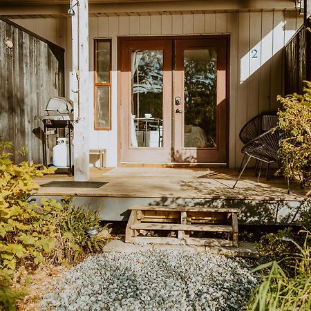 Lunar Cove Inn Charters And Tours Tofino Zewnętrze zdjęcie